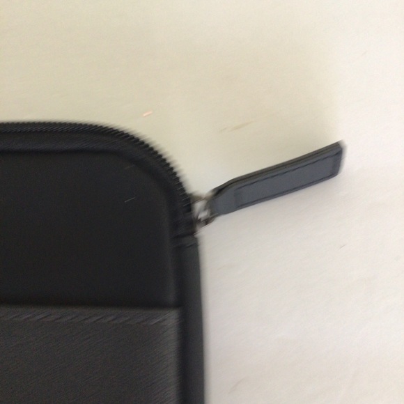 TUMI FOR DELTA COSMETIC CASE BAG - Picture 6 of 10